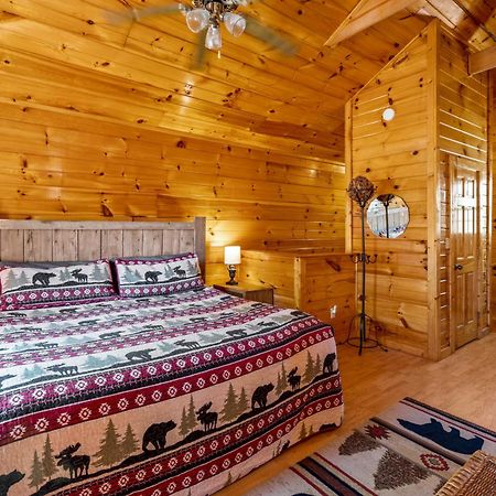 Permanent Vacation-Private Honeymoon Cabin With Hot Tub 塞维尔维尔 外观 照片