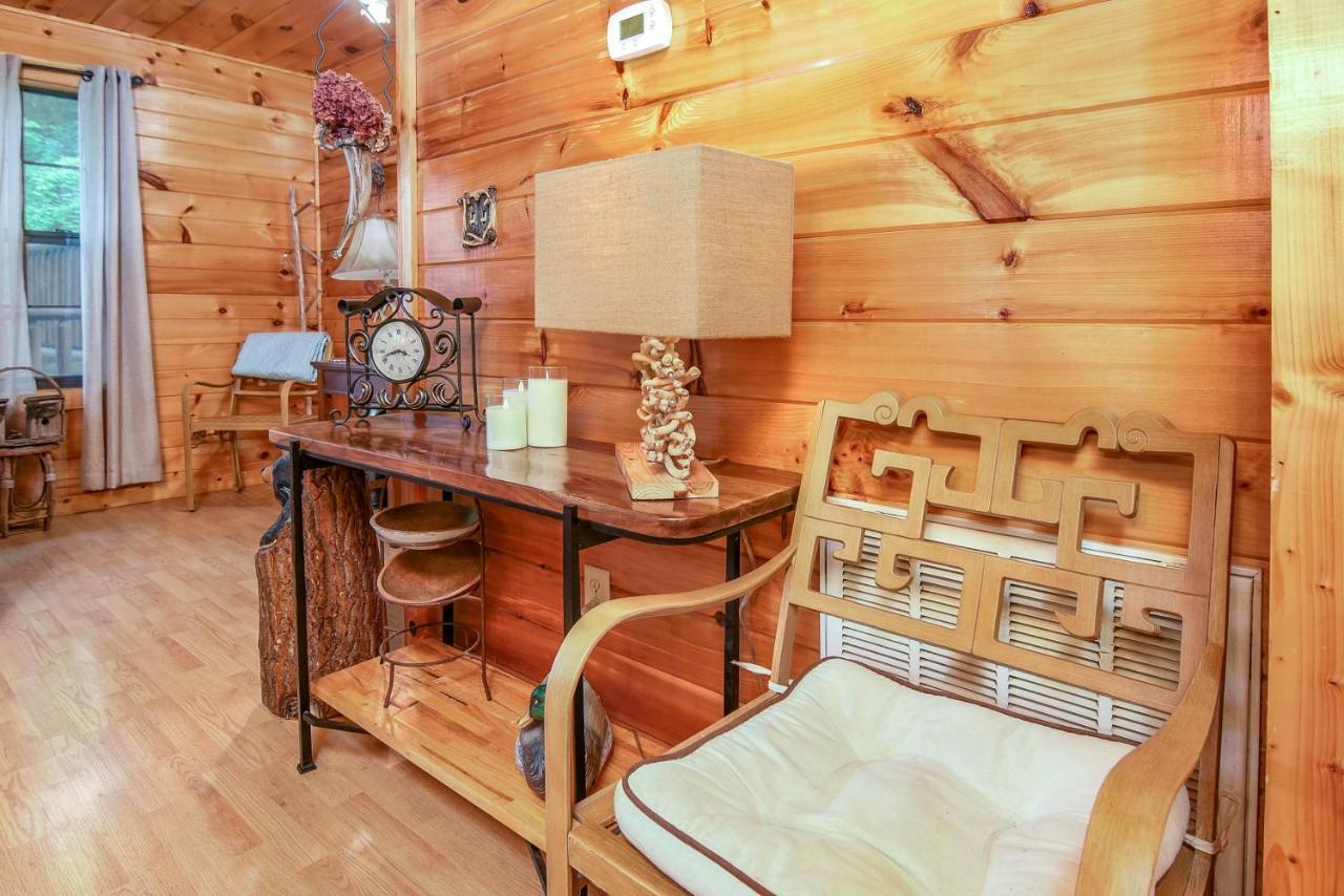 Permanent Vacation-Private Honeymoon Cabin With Hot Tub 塞维尔维尔 外观 照片