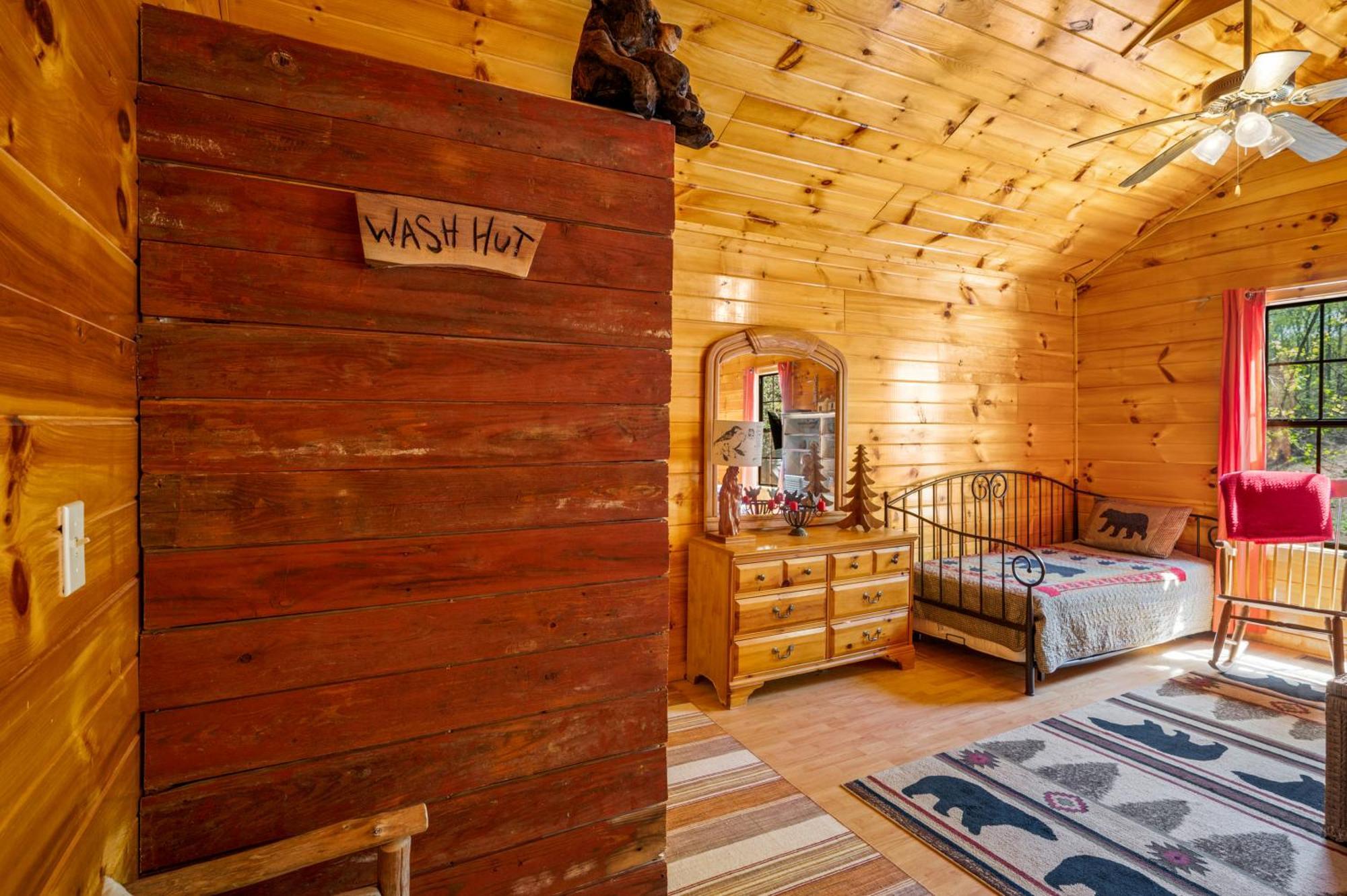 Permanent Vacation-Private Honeymoon Cabin With Hot Tub 塞维尔维尔 外观 照片